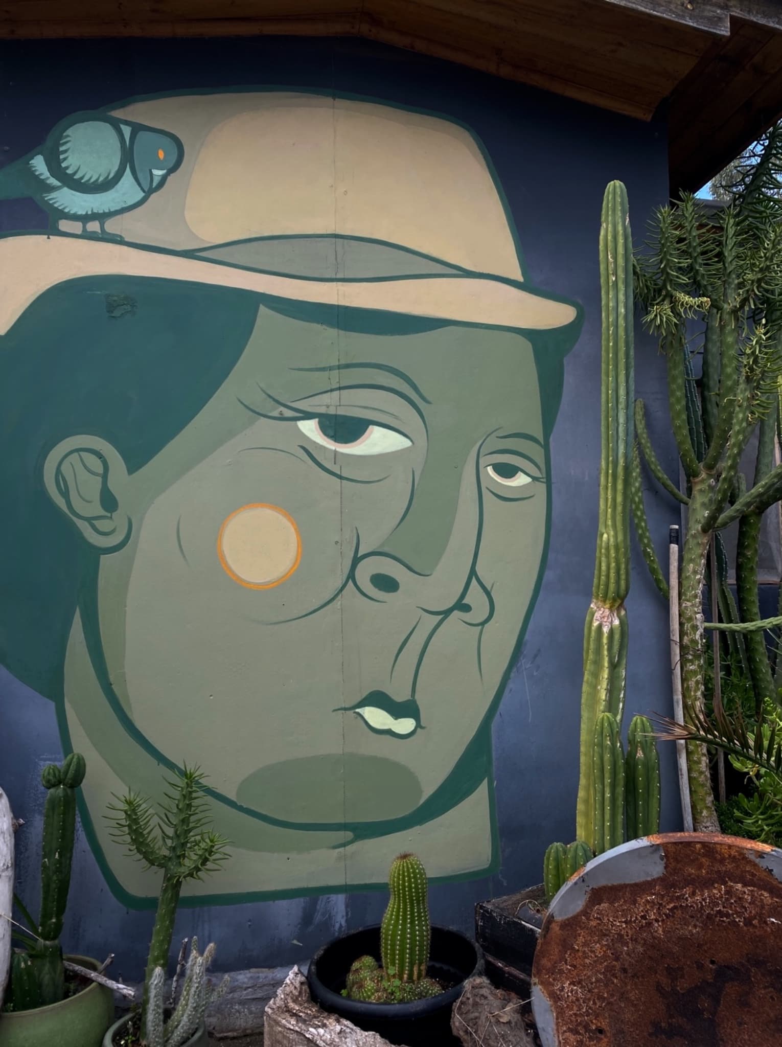 Mujer del Campo — mural contemporáneo de TEAS, intervención urbana en Santiago