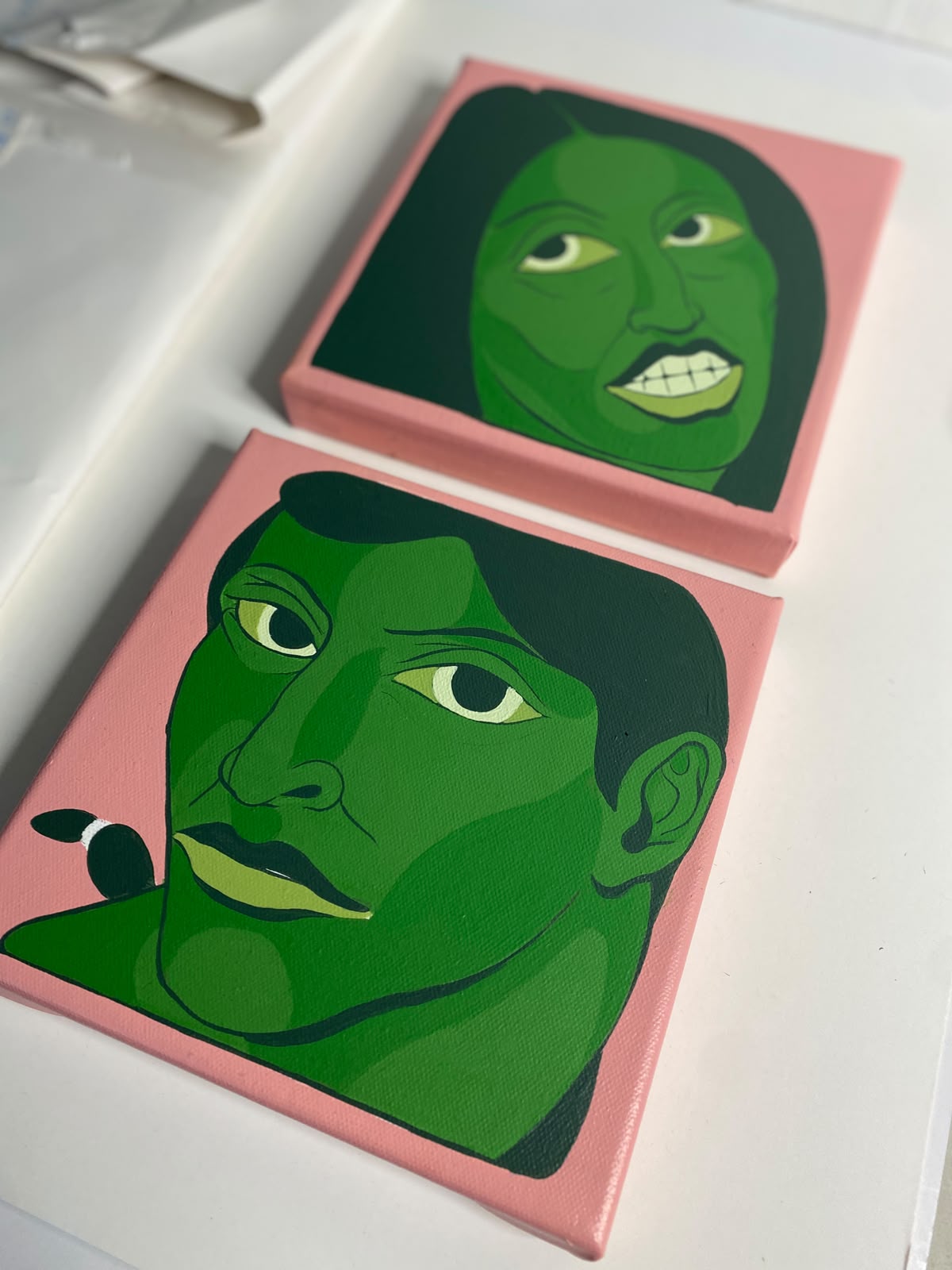 Verde — retrato en acrílico sobre lienzo de TEAS, 100 × 80 cm